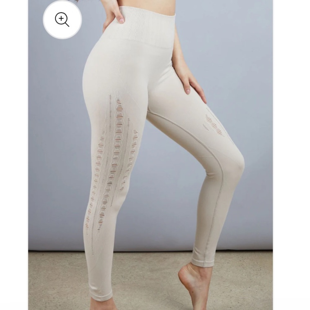 SAVVI 2-pc. Mantra Leggings & Sports Bra Set - Picture 3 of 10